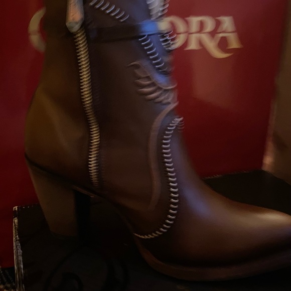 Gorgeus ♥️ CUADRA cowgirl boots embroided and 100% fine leather! Size 8.5 - Picture 2 of 10